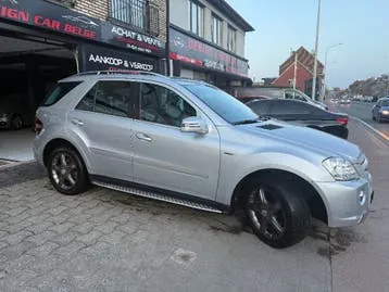Mercedes-Benz M-Class 2011 photo 3
