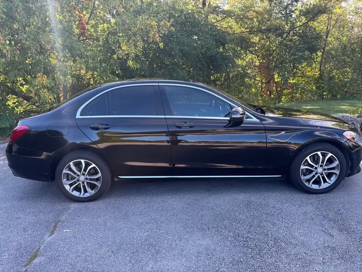 Mercedes-Benz C300 2017 photo 4