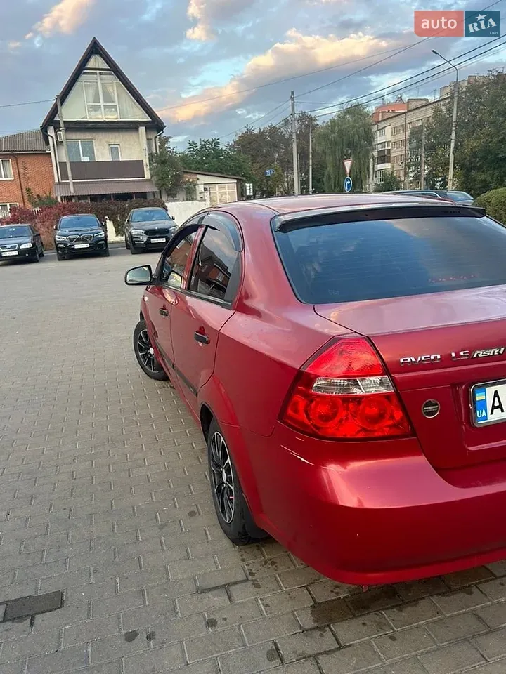 Chevrolet Aveo 2010 photo 2