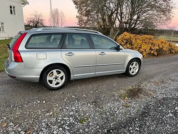 Volvo V50 2010 photo 3