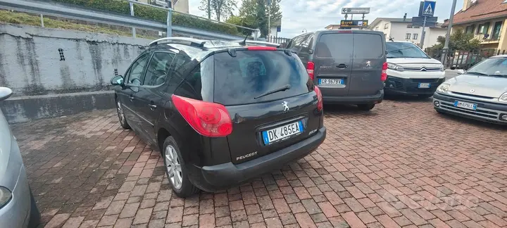 Peugeot 207 2007 photo 3