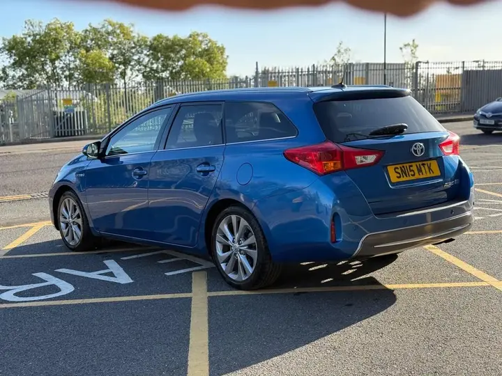 Toyota Auris 2015 photo 4