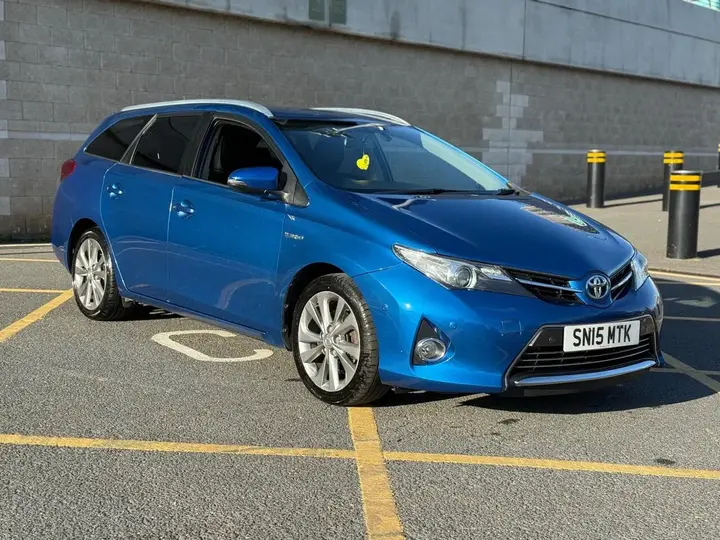 Toyota Auris 2015 photo 5