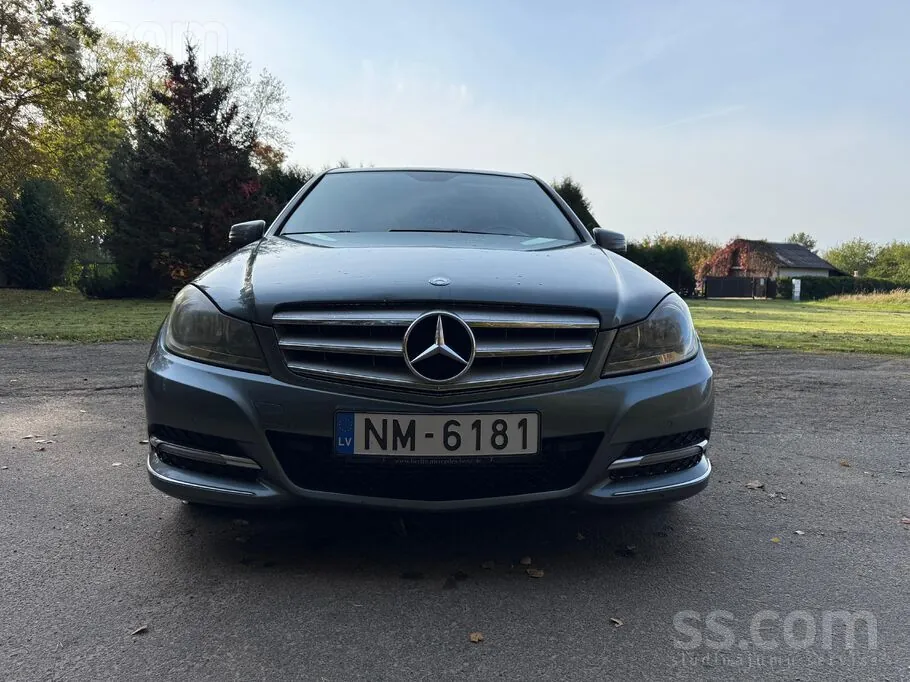 Mercedes-Benz C180 2011 photo 4