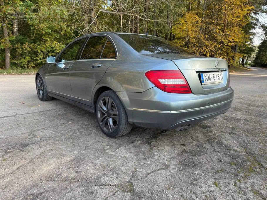 Mercedes-Benz C180 2011 photo 3