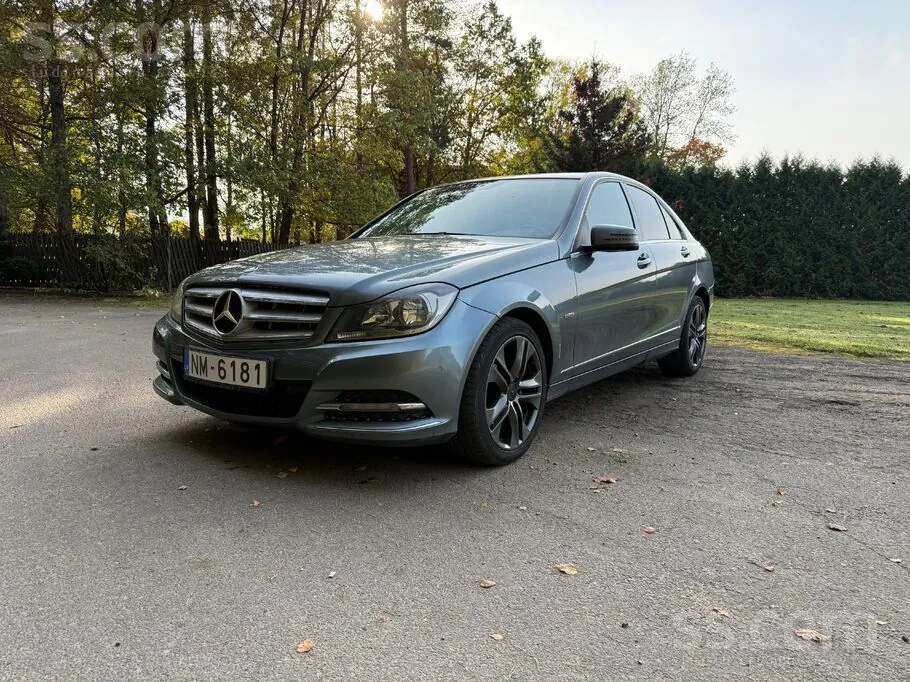 Mercedes-Benz C180 2011 photo 2