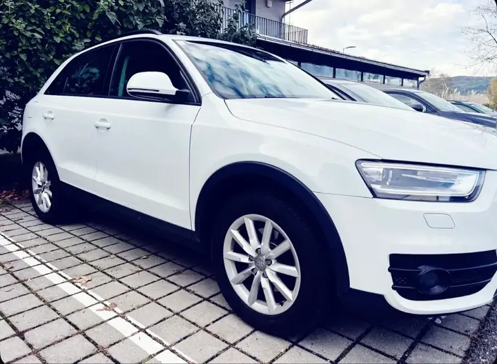 Audi Q3 2013 photo 2