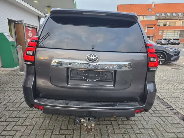 Toyota Land Cruiser 2018 photo 5