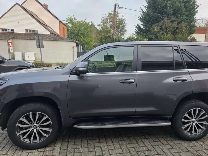 Toyota Land Cruiser 2018 photo 3