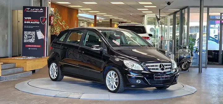 Mercedes-Benz B-Class 2011 photo 3