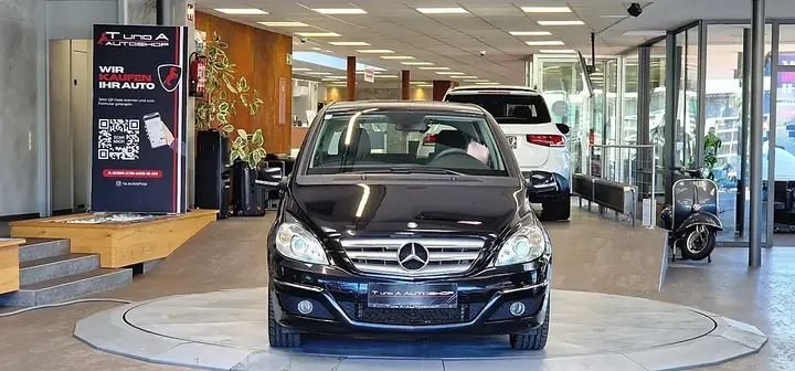 Mercedes-Benz B-Class 2011 photo 2