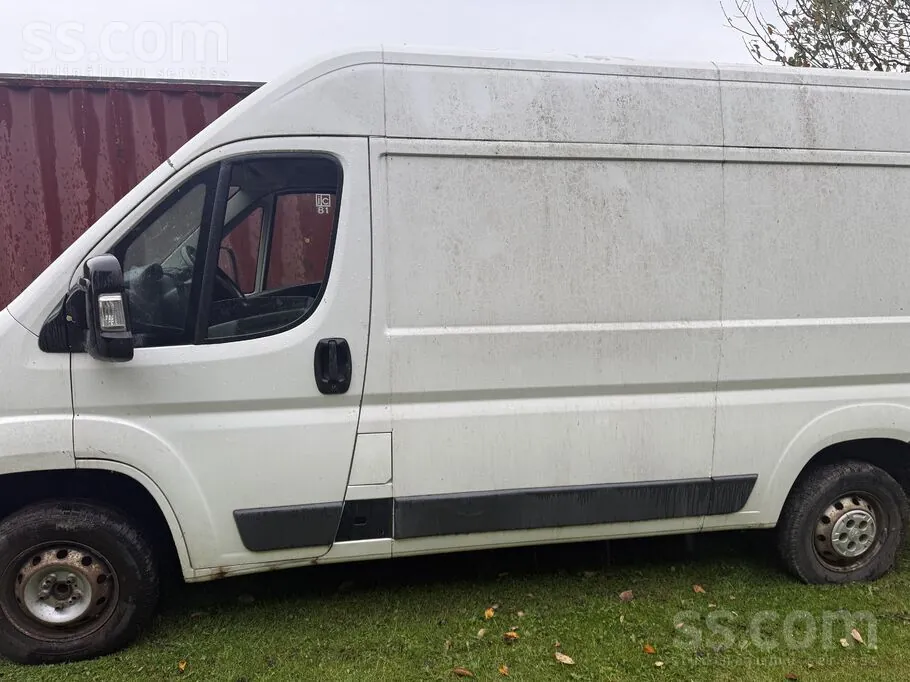 Peugeot Boxer 2011 photo 2