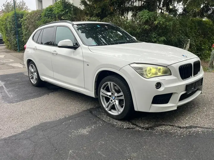 BMW X1 2012 photo 2