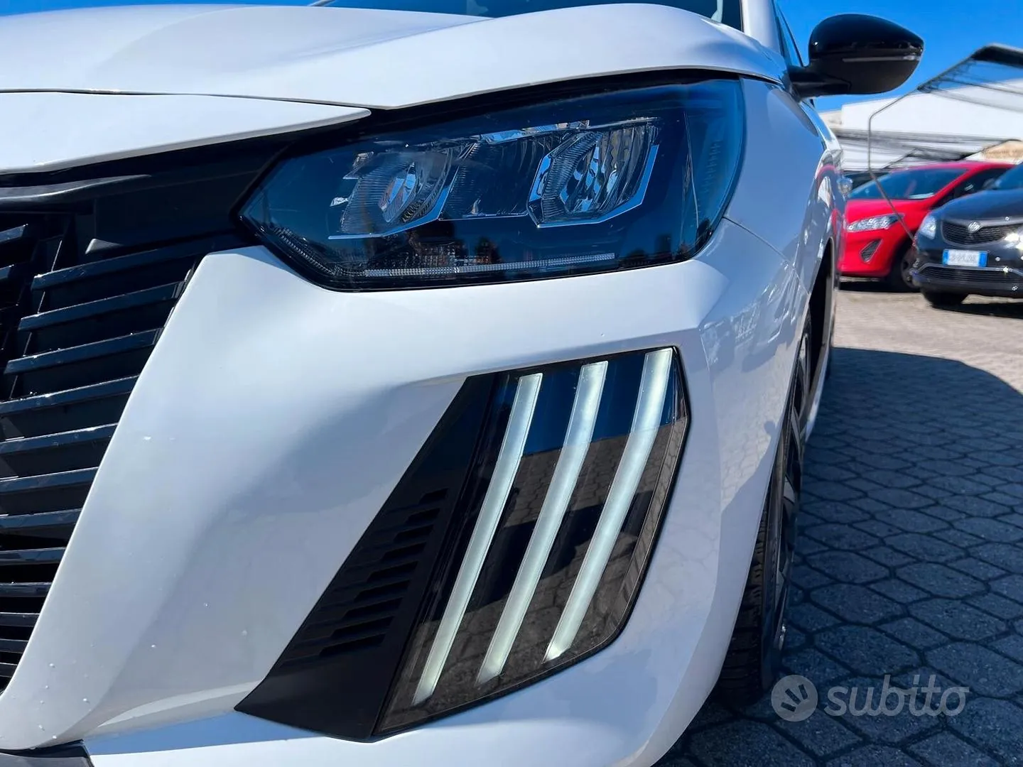 Peugeot 208 2023 photo 3