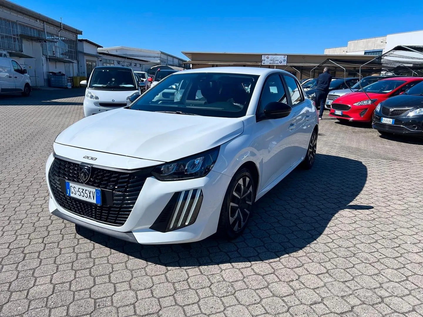 Peugeot 208 2023 photo 4