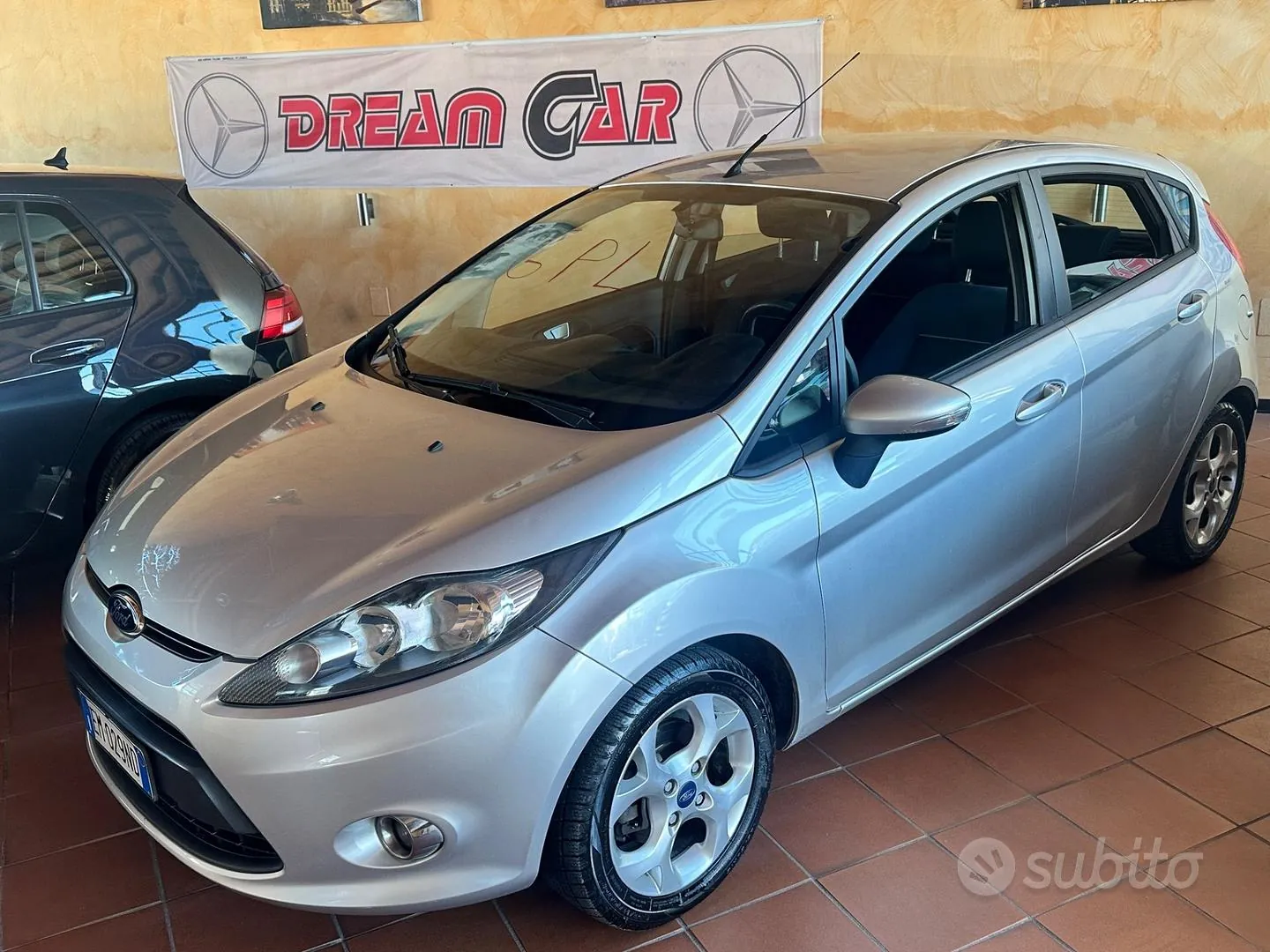 Ford Fiesta 2012 photo 2