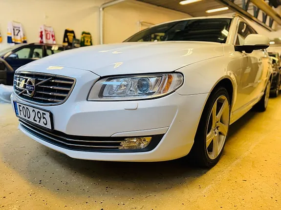 Volvo V70 2015 photo 2