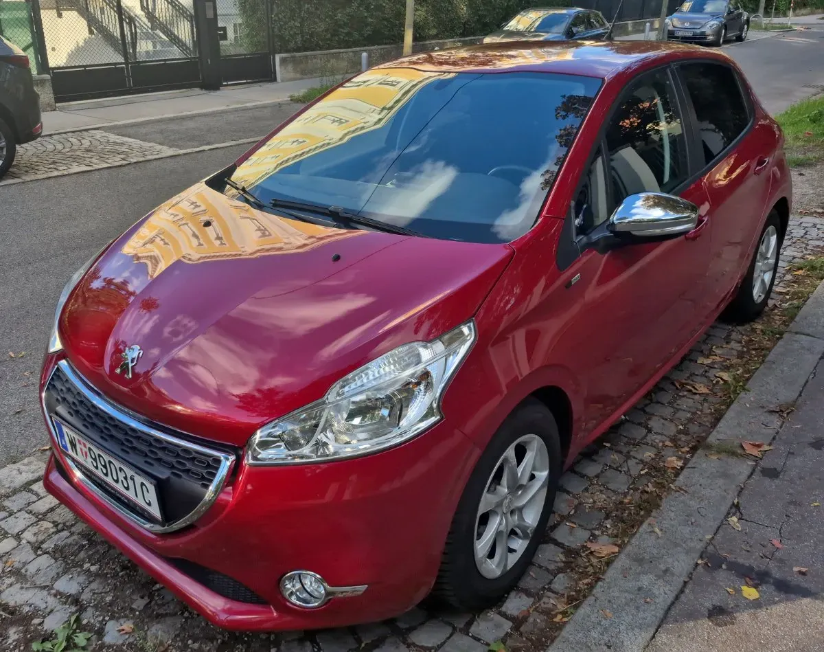 Peugeot 208