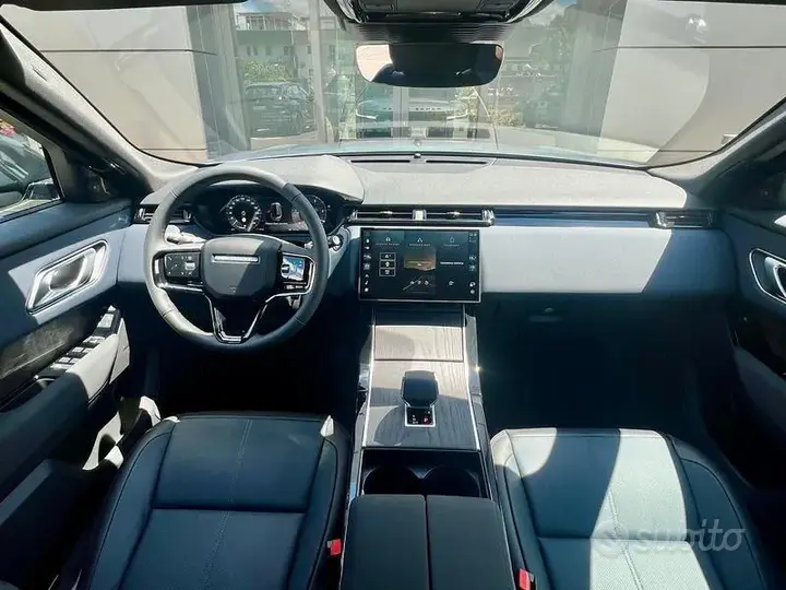 Land Rover Velar 2024 photo 4