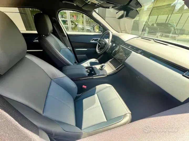 Land Rover Velar 2024 photo 3