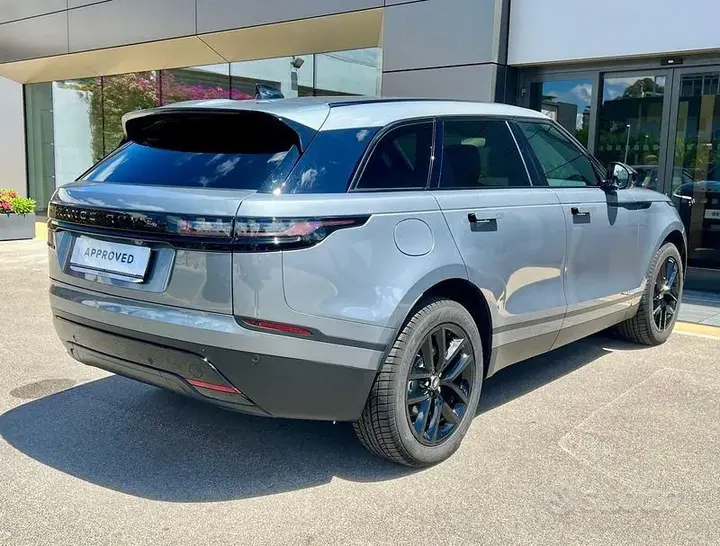 Land Rover Velar 2024 photo 2