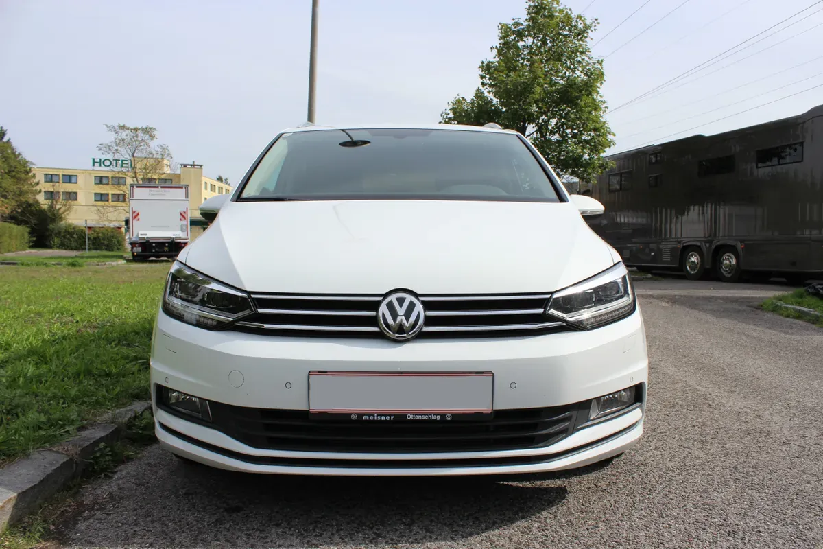 Volkswagen Touran 2017 photo 3