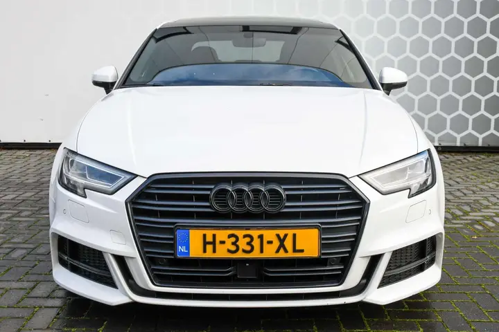 Audi A3 2017 photo 2
