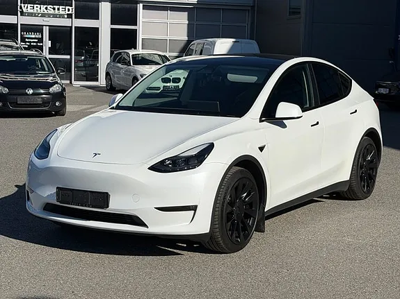 Tesla Model Y 2024 photo 2