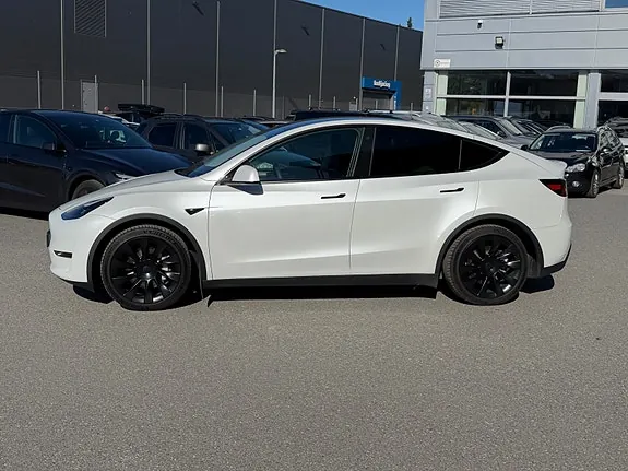 Tesla Model Y 2024 photo 4