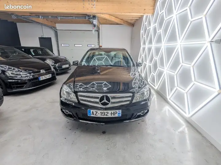 Mercedes-Benz C-Class 2010 photo 2