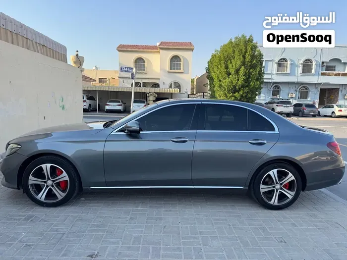 Mercedes-Benz E 300 2017 photo 2