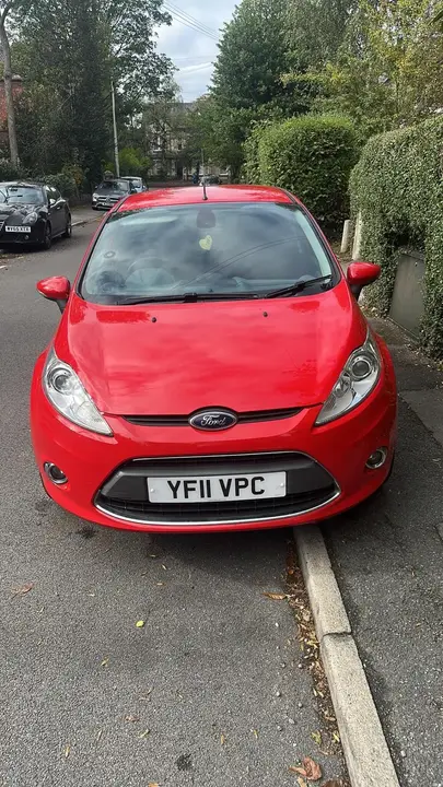 Ford Fiesta 2011 photo 2