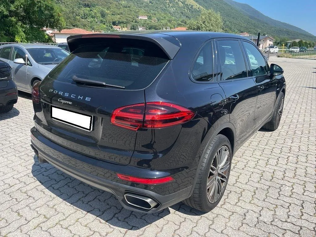 Porsche Cayenne 2015 photo 2