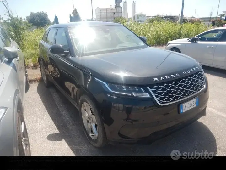 Land Rover Range Rover Velar 2023 photo 3