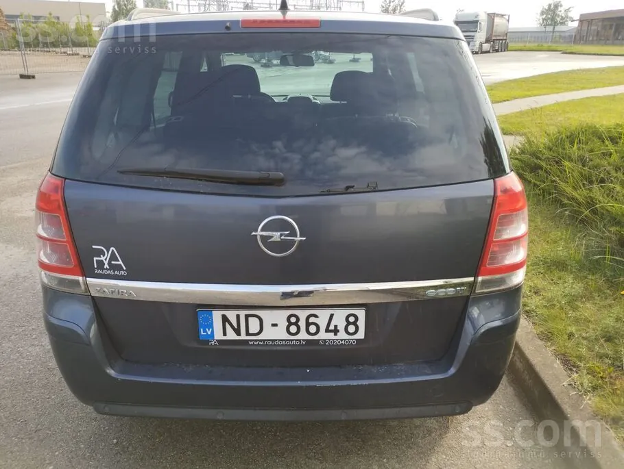 Opel Zafira 2010 photo 5