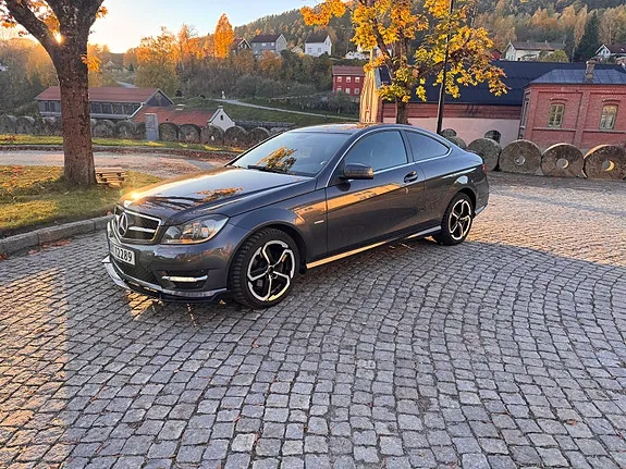 Mercedes-Benz C220 D 2013 photo 4