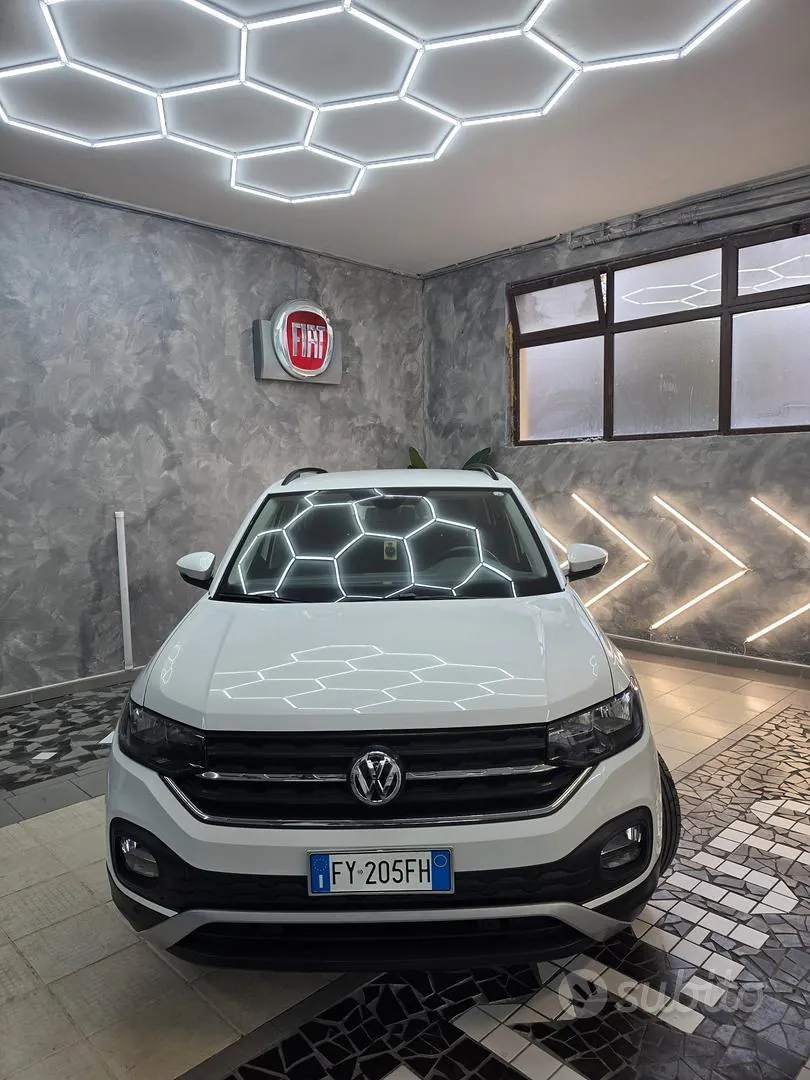 Volkswagen T-Cross 2019 photo 2