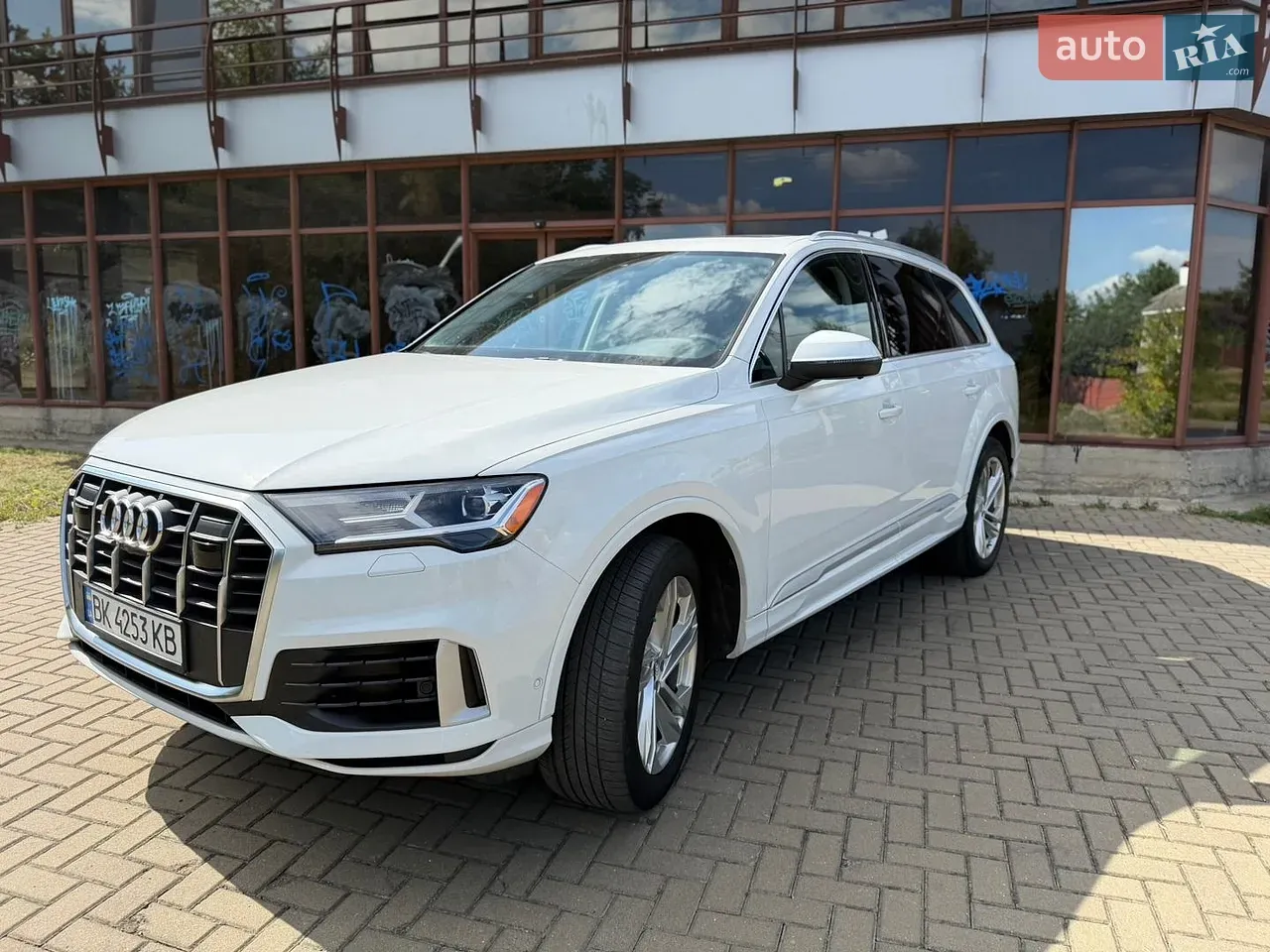 Audi Q7 2019 photo 2