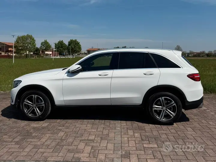 Mercedes-Benz Glc 2016 photo 2