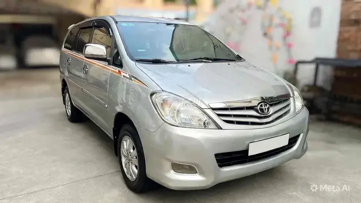 Toyota Innova 2011 photo 2