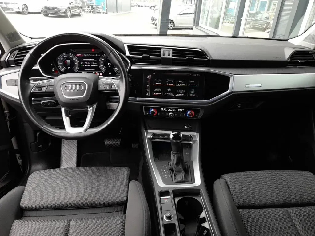 Audi Q3 2021 photo 3