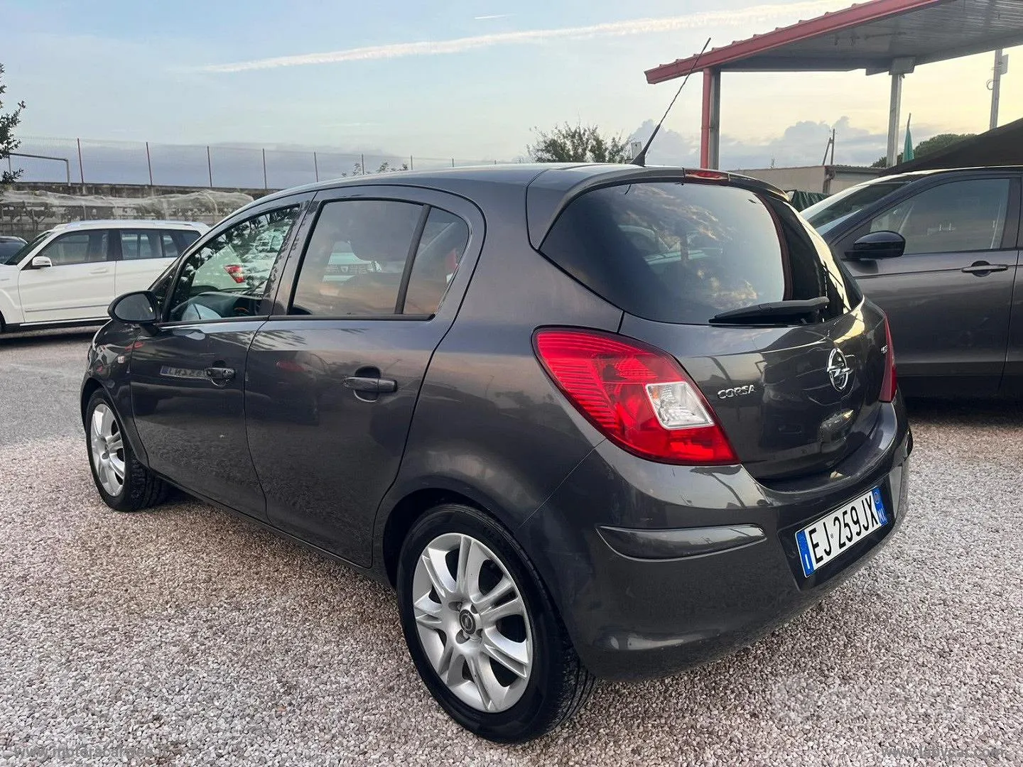 Opel Corsa 2011 photo 3