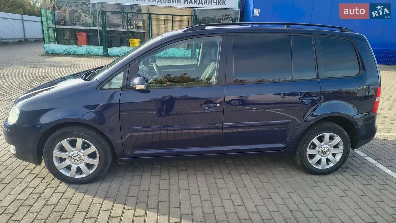 Volkswagen Touran 2004 photo 4