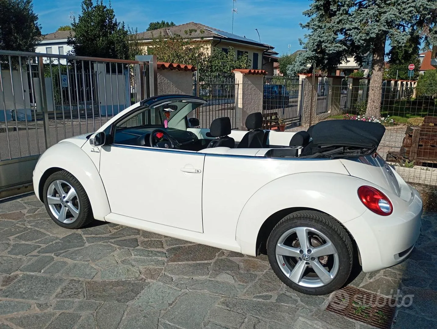 Volkswagen Beetle 2006 photo 2