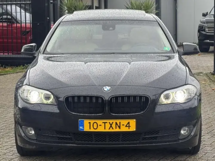BMW 523I 2010 photo 2