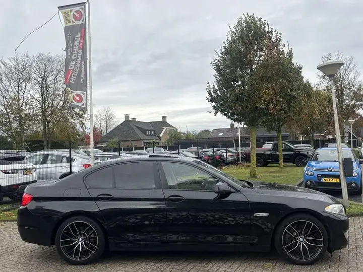 BMW 523I 2010 photo 4