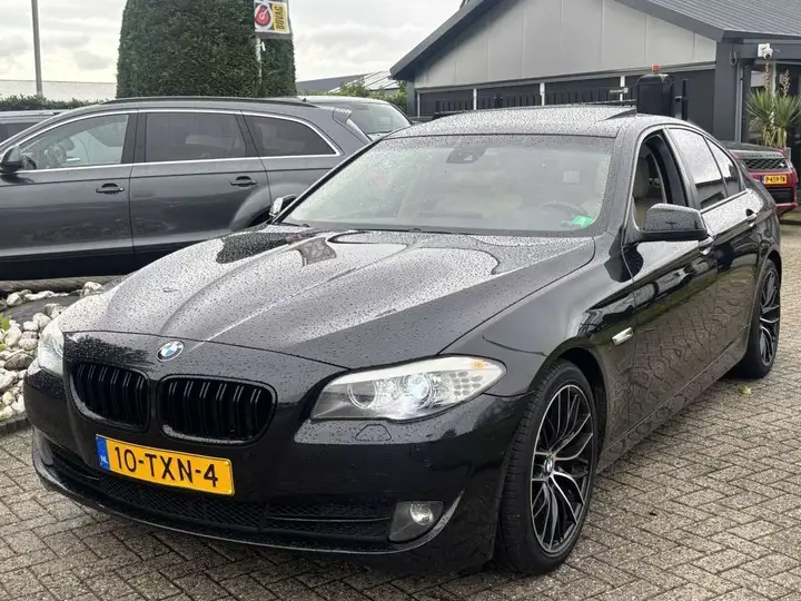 BMW 523I