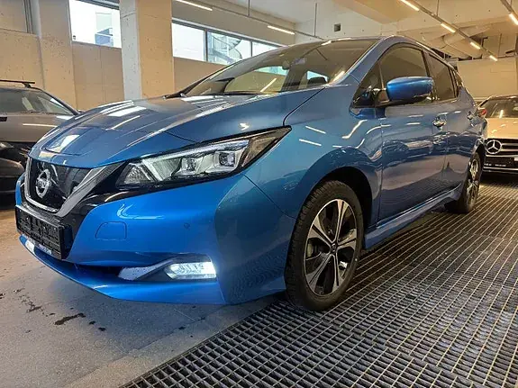 Nissan Leaf 2021 photo 2