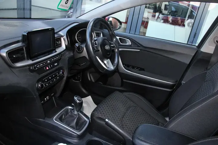 Kia Ceed 2019 photo 2