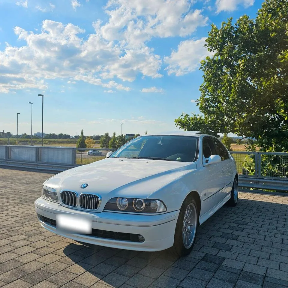 BMW 528I